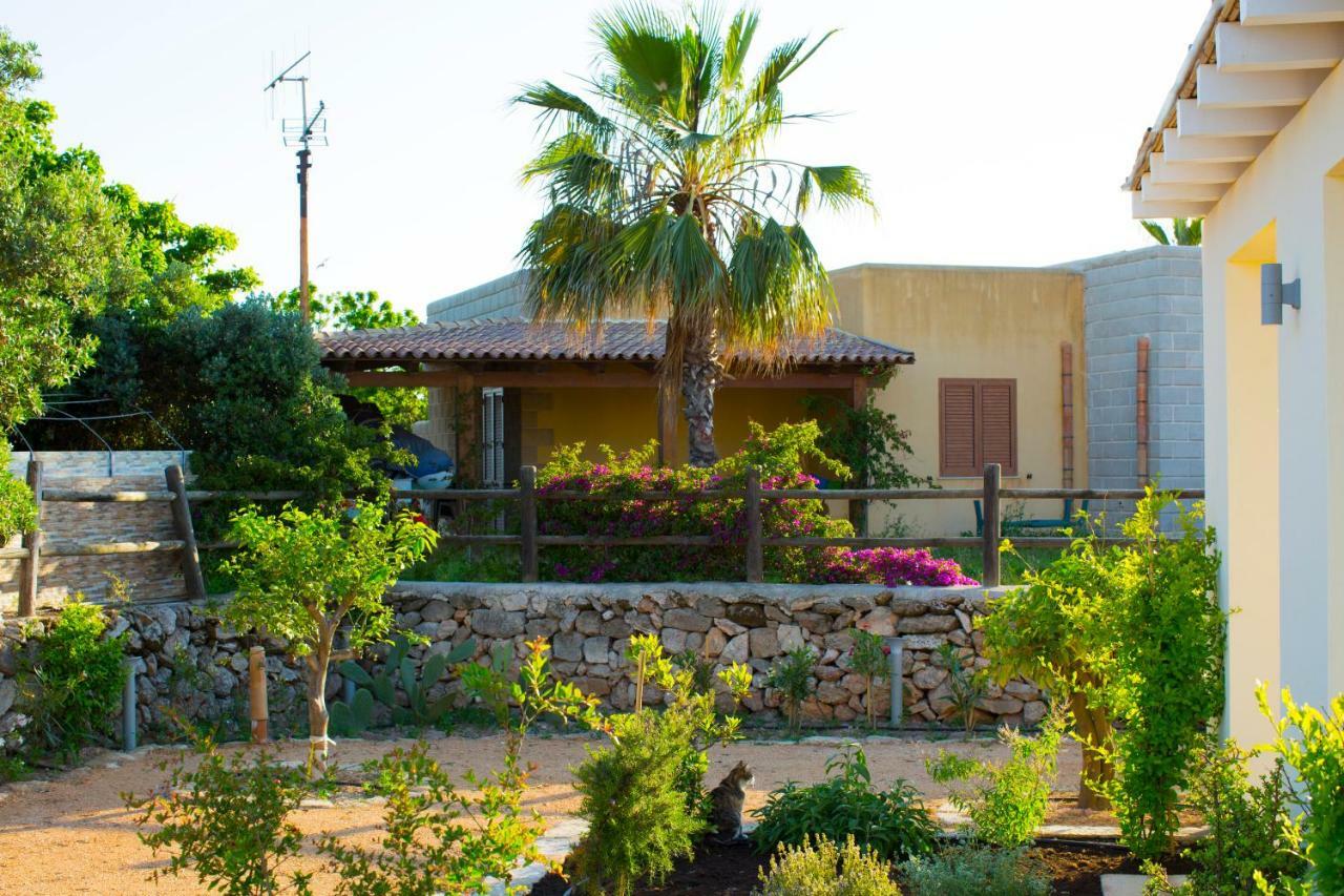 Le Suites Del Carrubo Favignana Exterior photo