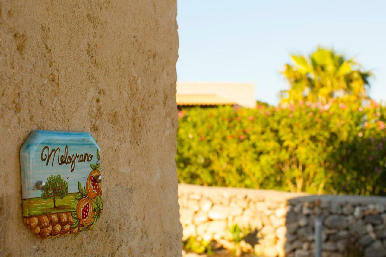 Le Suites Del Carrubo Favignana Exterior photo