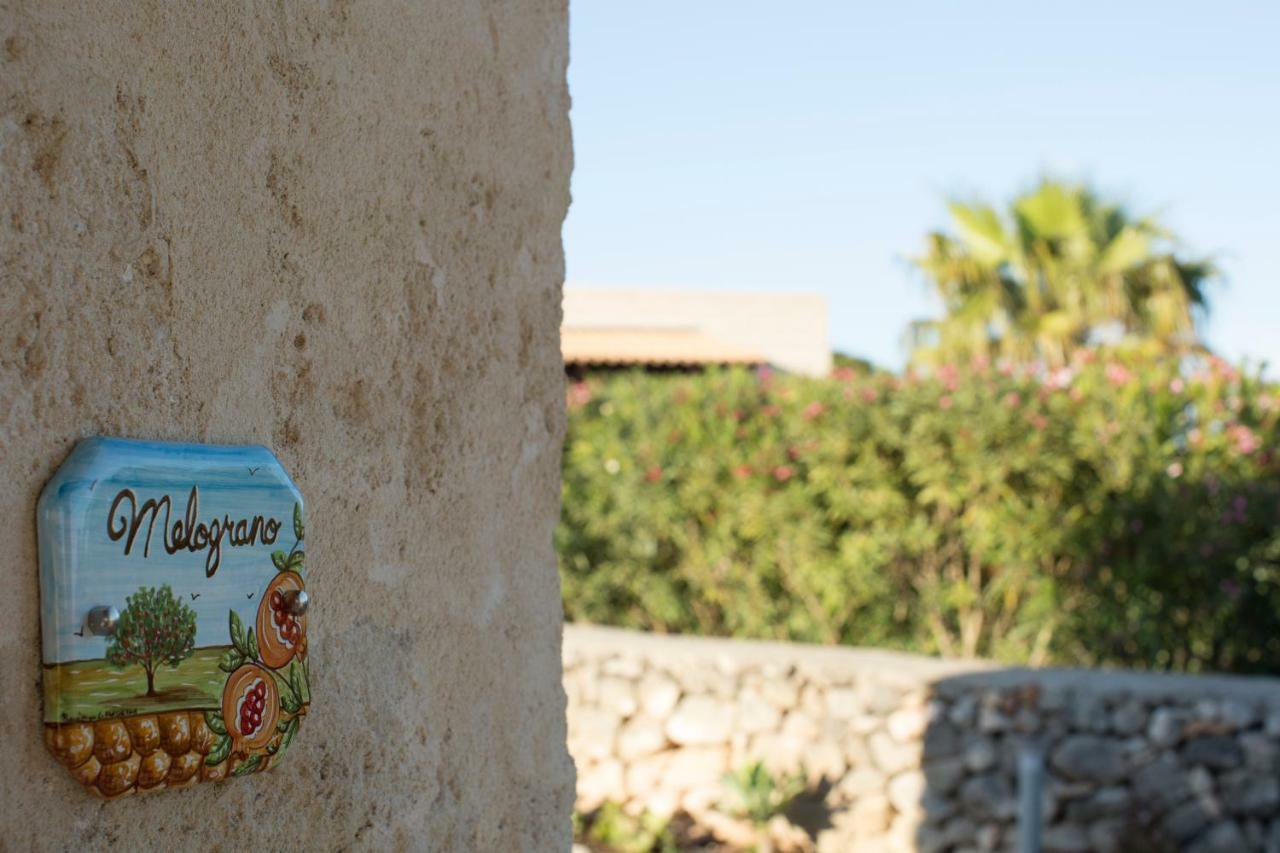 Le Suites Del Carrubo Favignana Exterior photo
